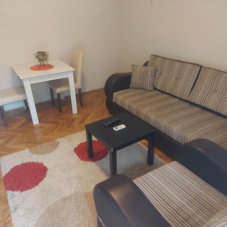Apartment Perla Pristina Exteriör bild
